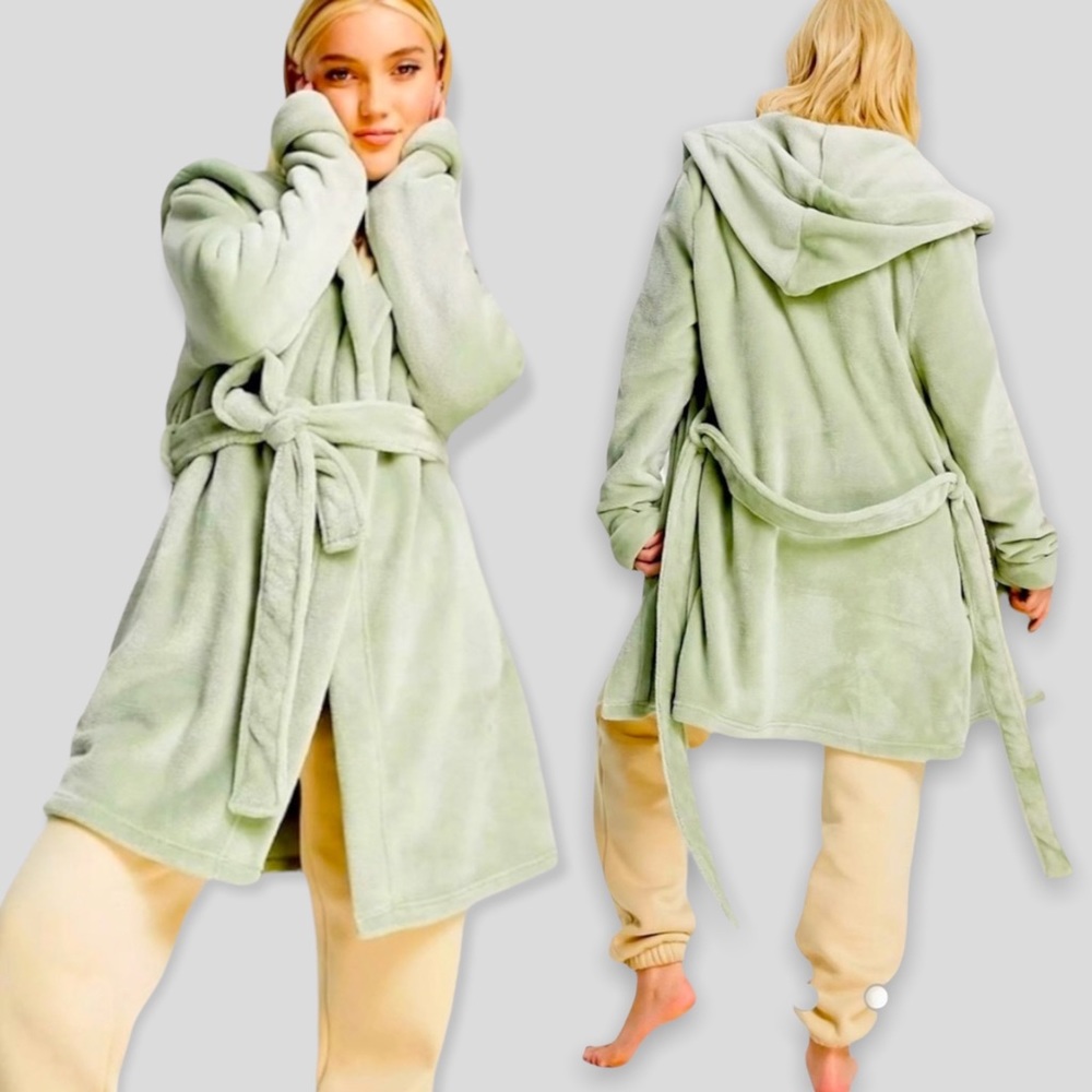 NEW Alfani Women’s Light Green Hooded Super Soft Fleece Mini Robe Medium NWOT